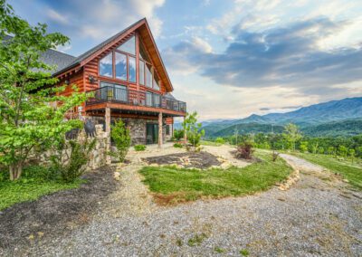 What’s Included in a Log Home Package?